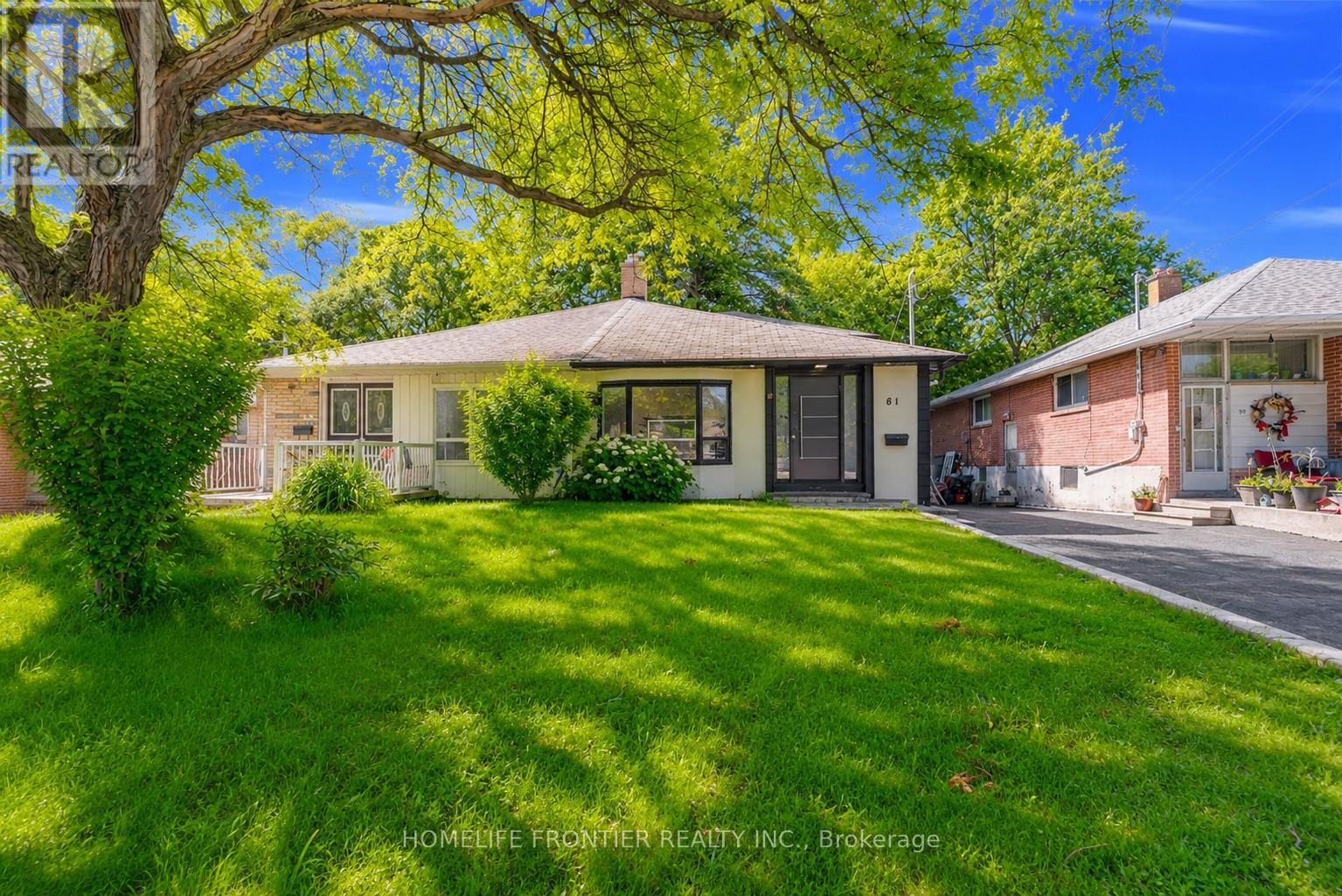 61 SUNDIAL CRESCENT - 4