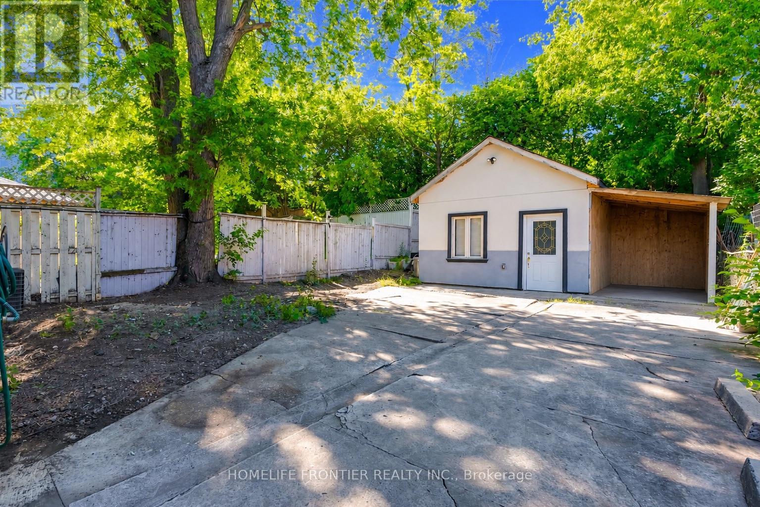 61 SUNDIAL CRESCENT - 48