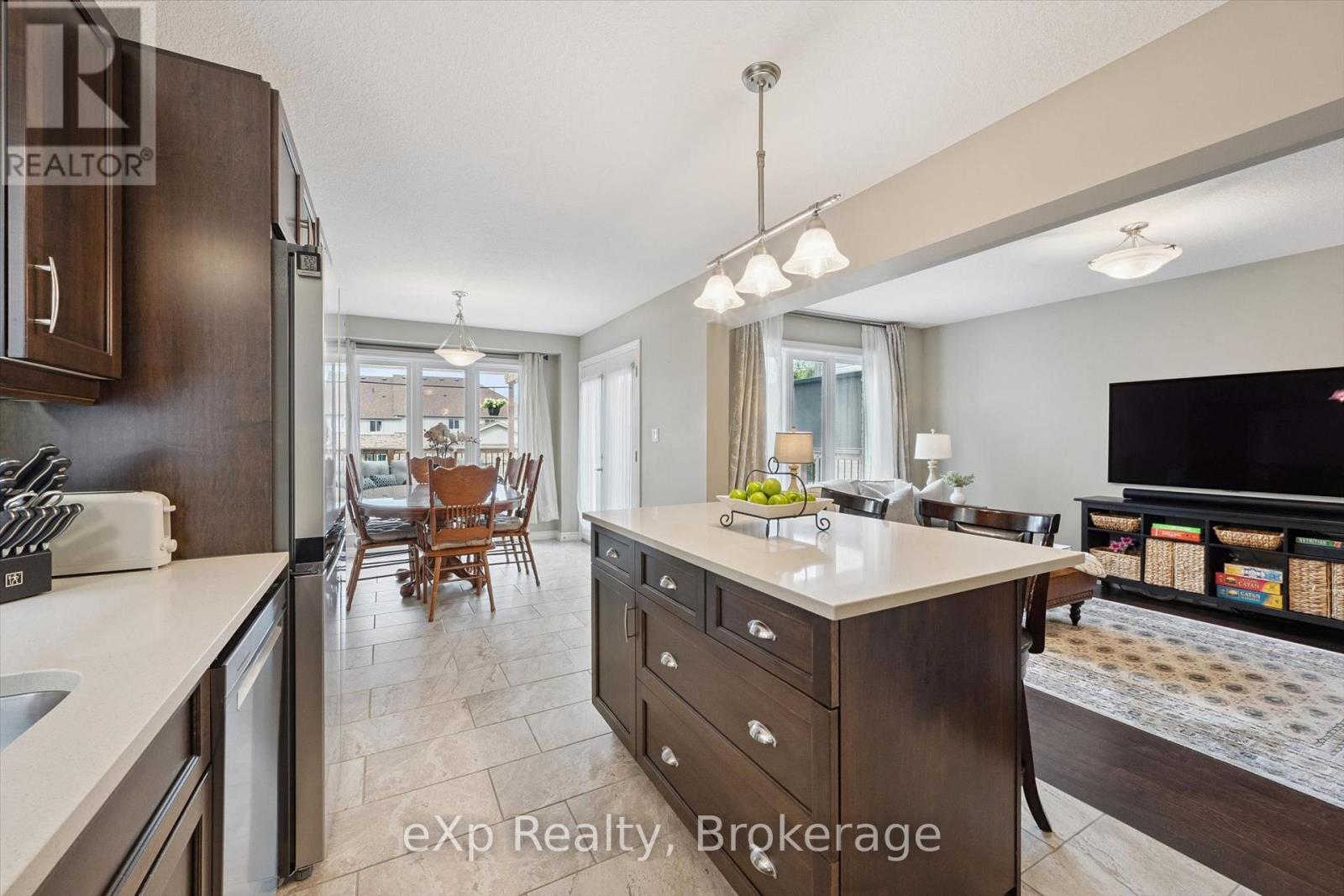 43 GOLDENVIEW DRIVE - 13