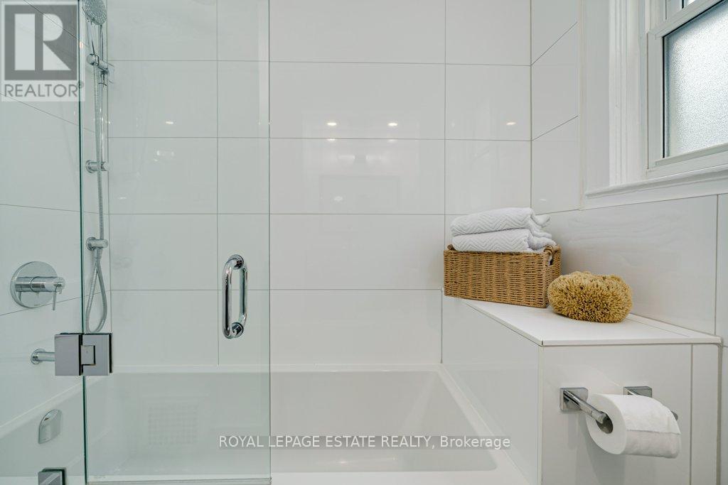 212 LAWLOR AVENUE - 31