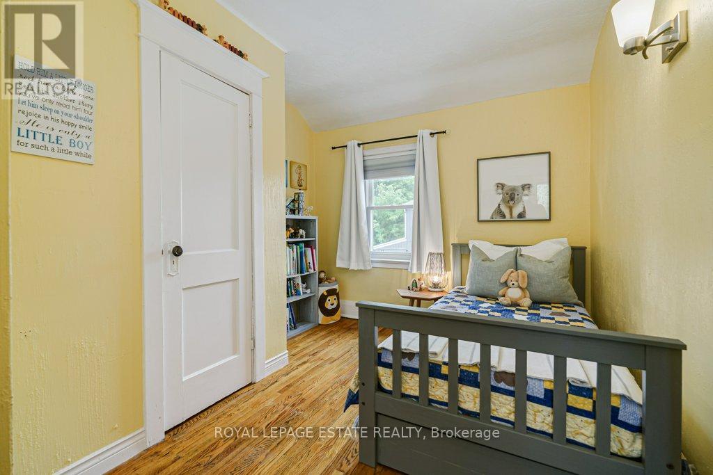 212 LAWLOR AVENUE - 32