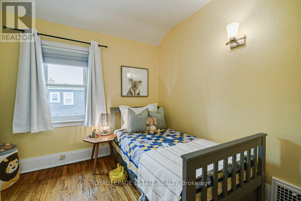 212 LAWLOR AVENUE - 33
