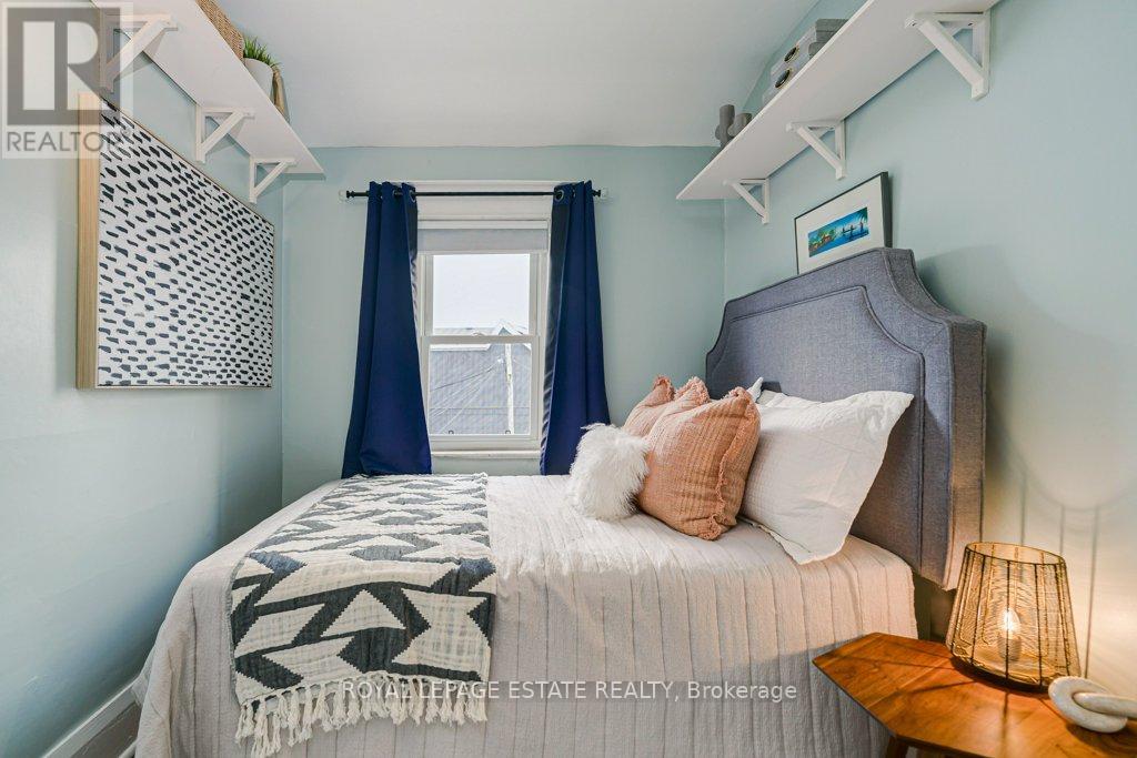 212 LAWLOR AVENUE - 39