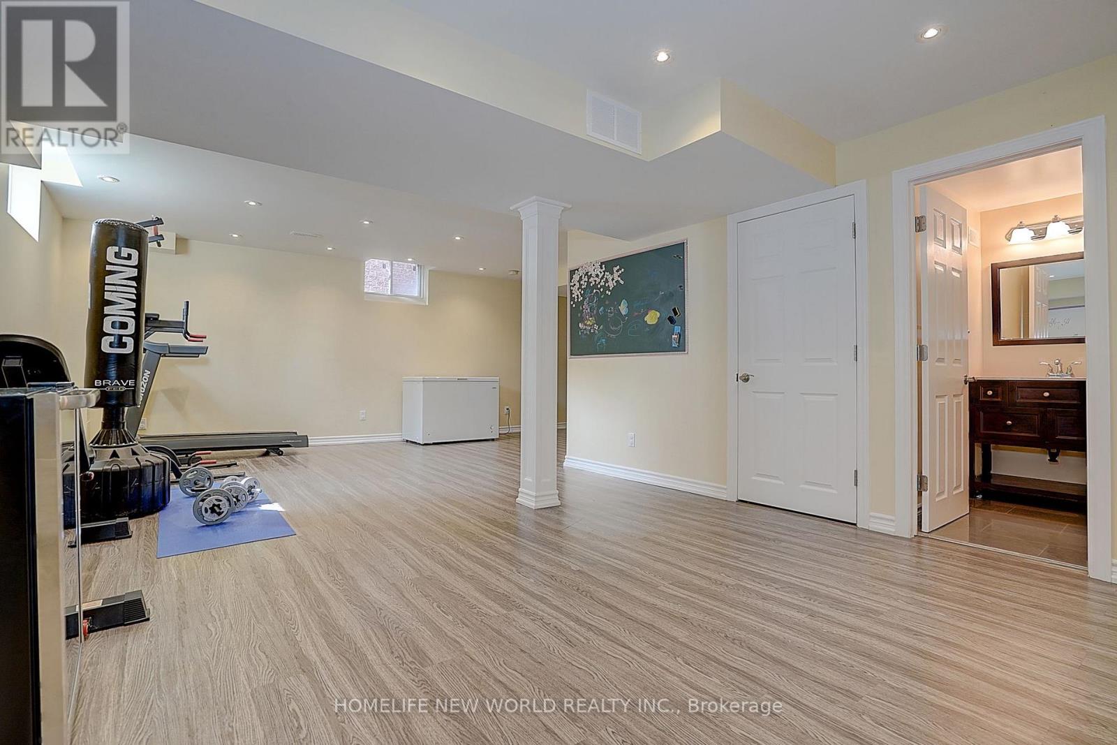 160 KEN LAUSHWAY AVENUE - Image 36