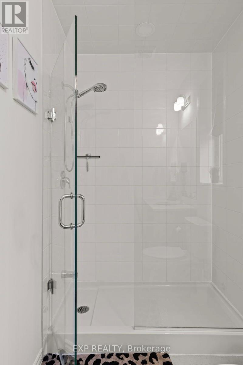 708 SARGEANT PLACE - 23