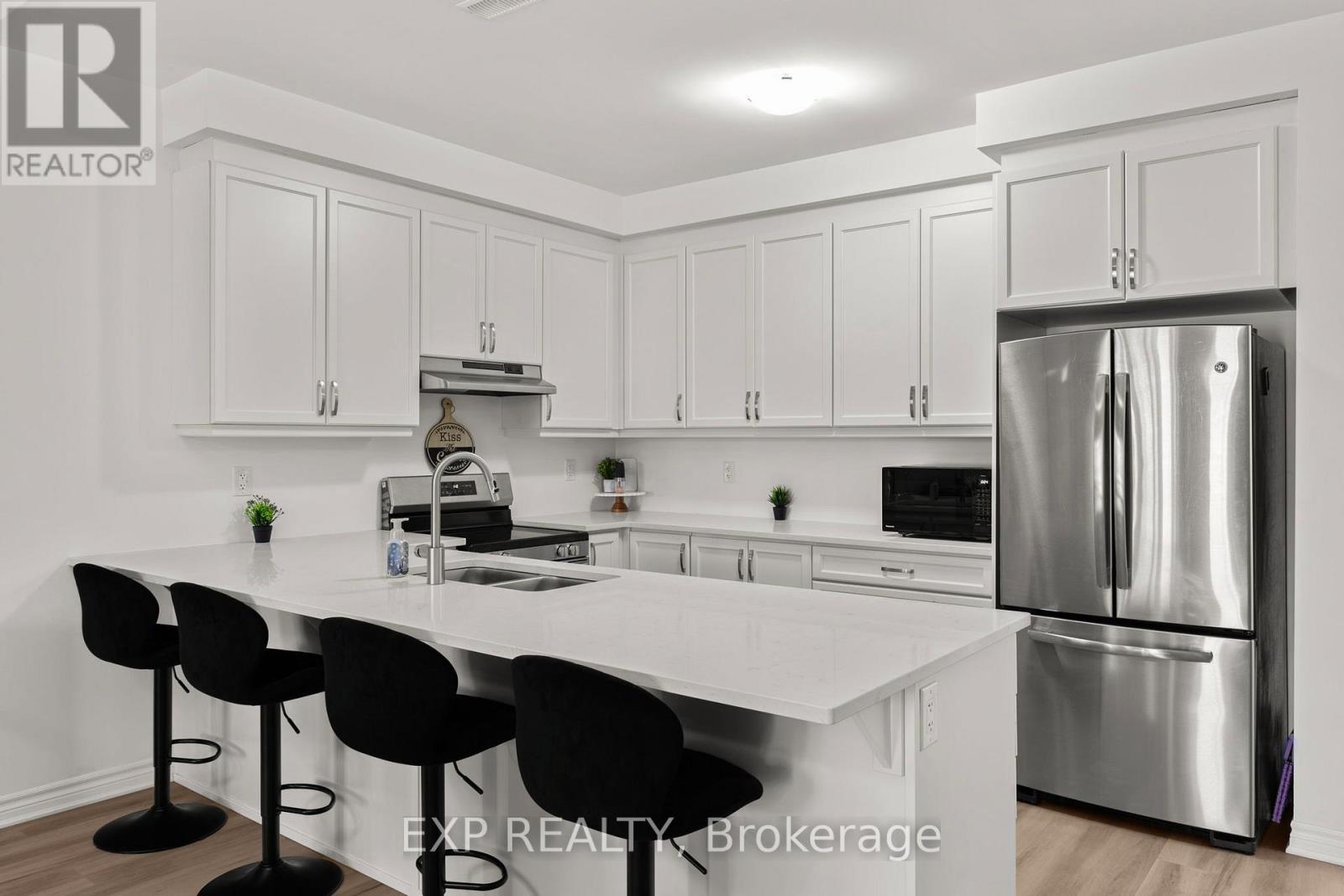 708 SARGEANT PLACE - Image 8