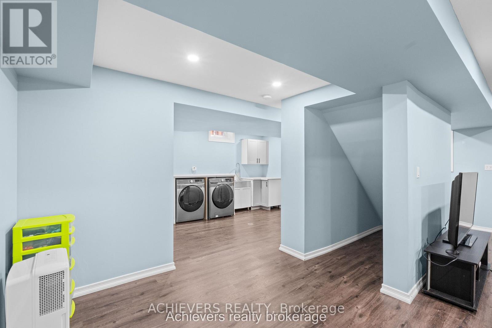 66 LEGGOTT AVENUE - Image 30