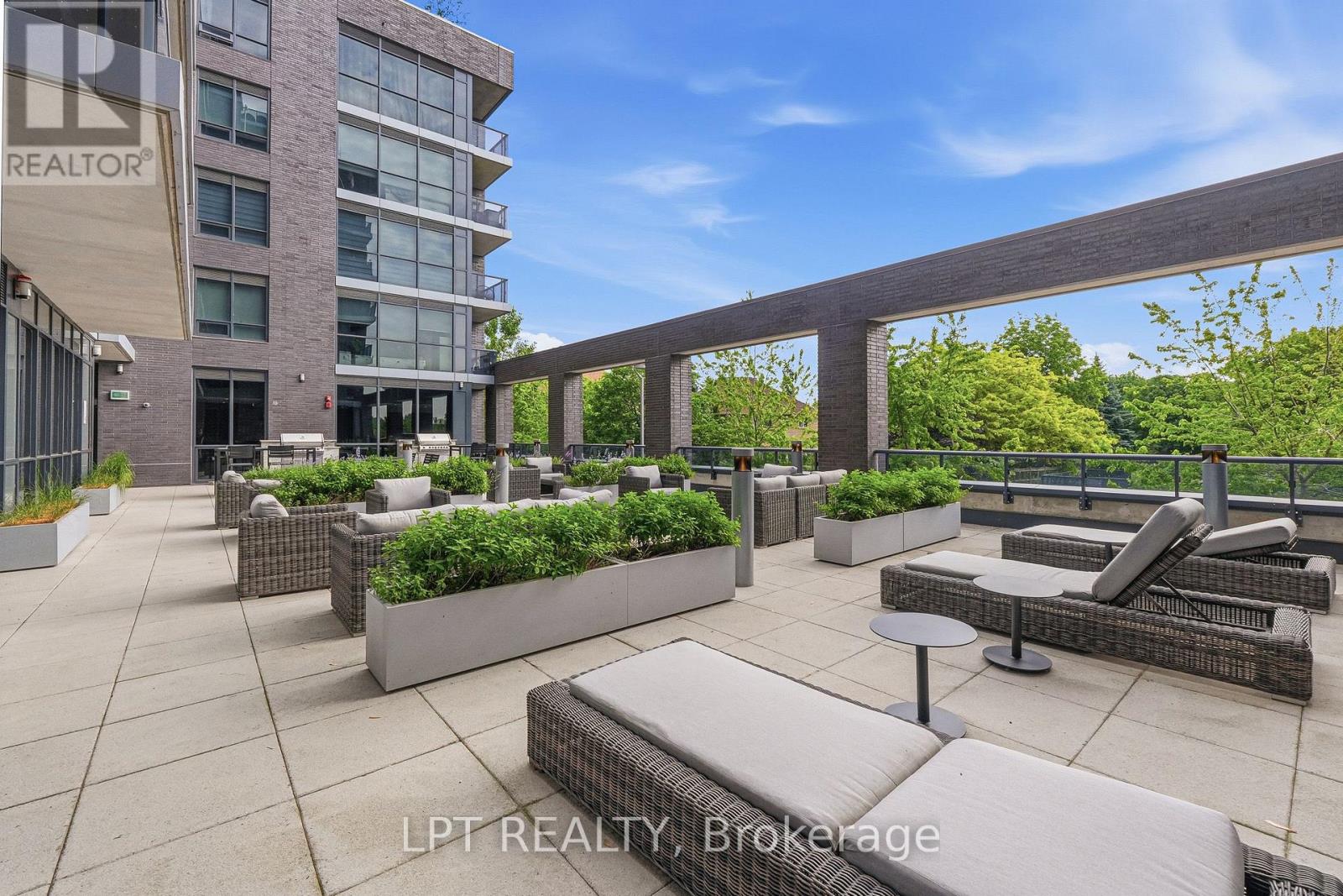 #709 10 GIBBS ROAD - Image 28