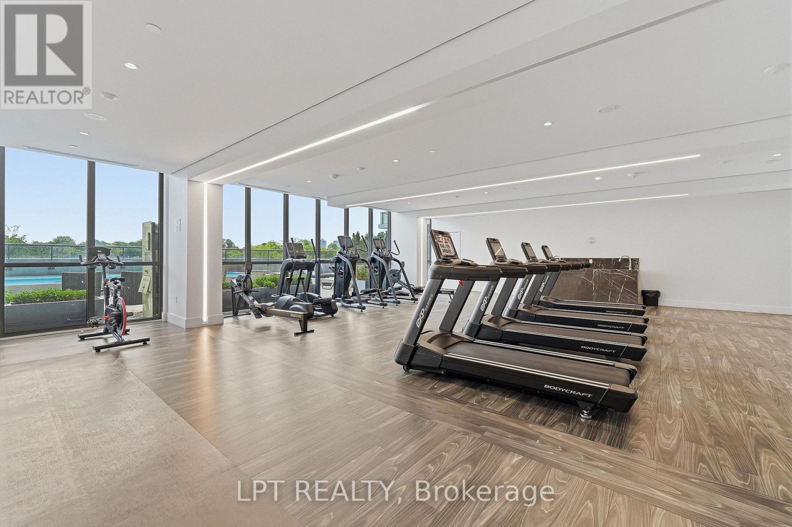 #709 10 GIBBS ROAD - Image 29
