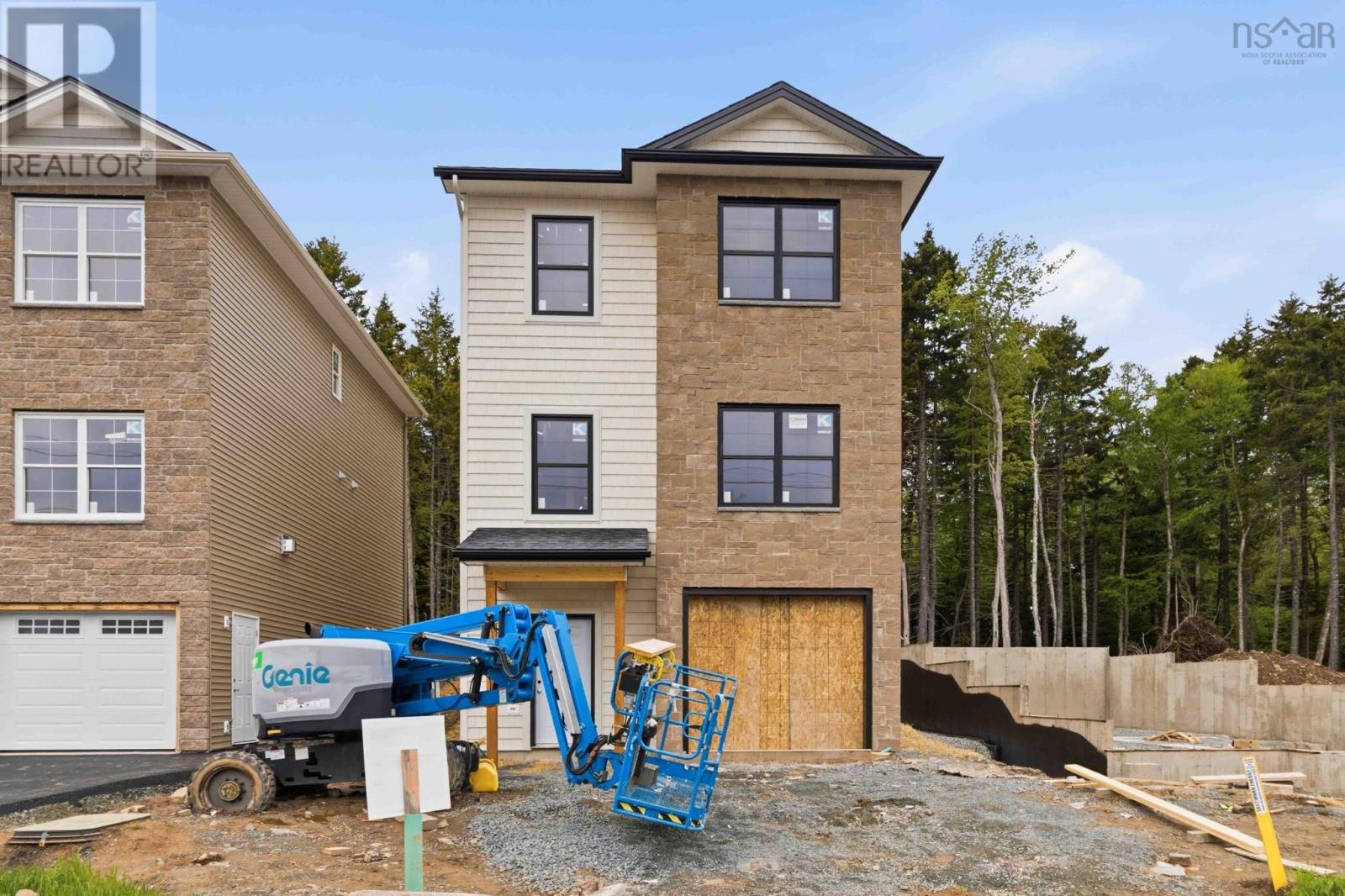 GAR-4 16 Garvey Court