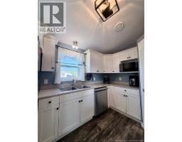 2 Scotch Pine Street, photo 10