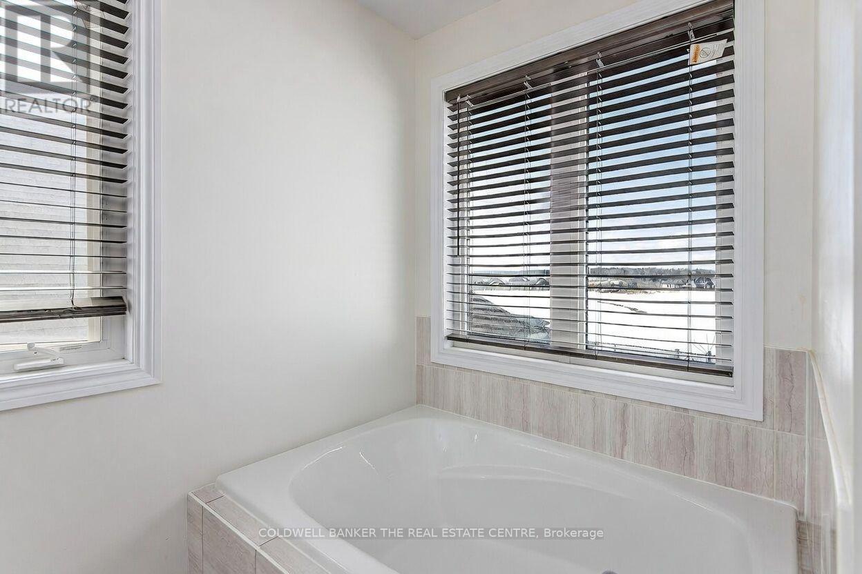 58 ATLANTIS DRIVE - 14