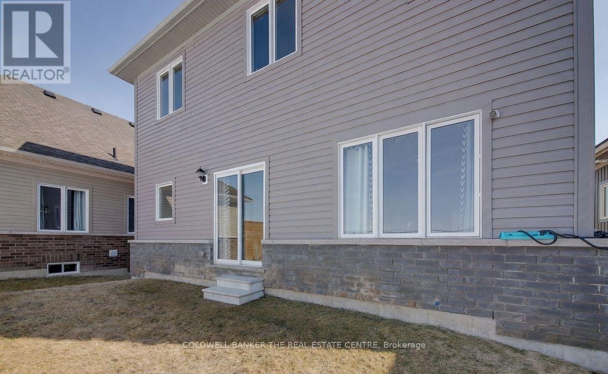 58 ATLANTIS DRIVE - 23