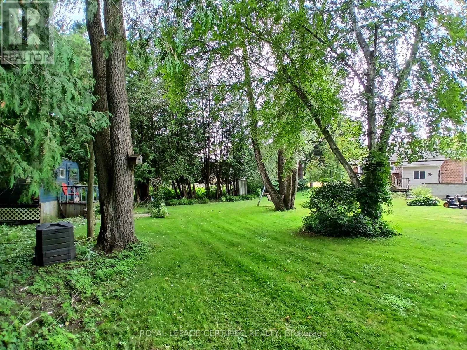 883 7TH AVENUE - 40