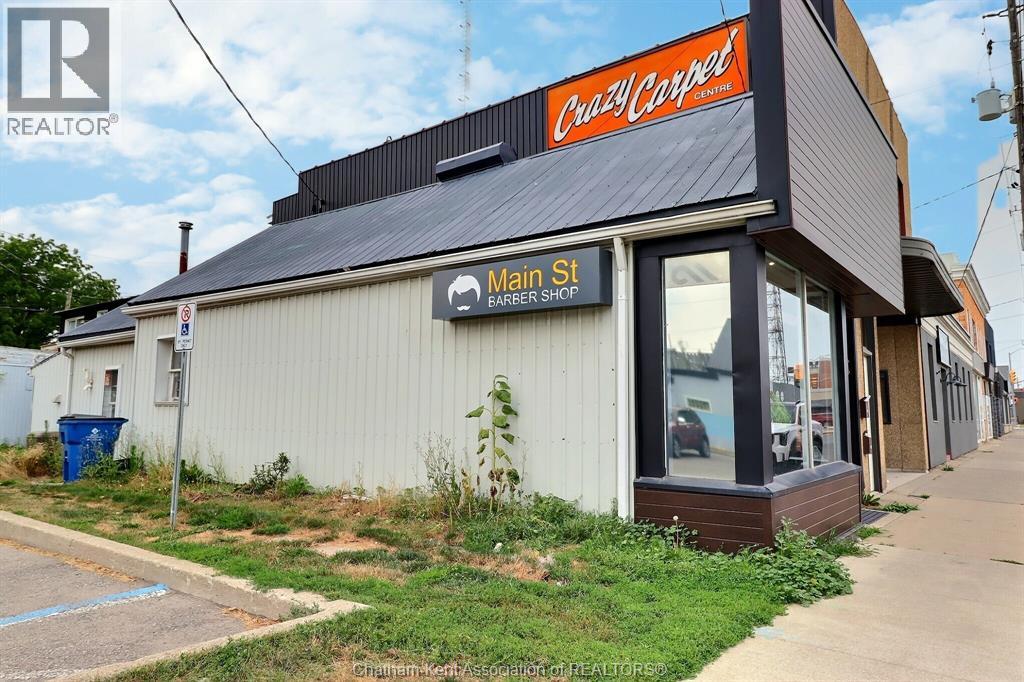 220 Queen STREET