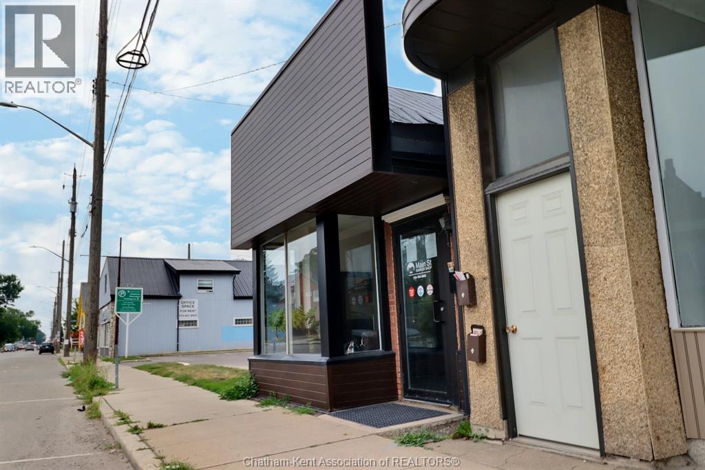 220 Queen STREET, Chatham — photo 2