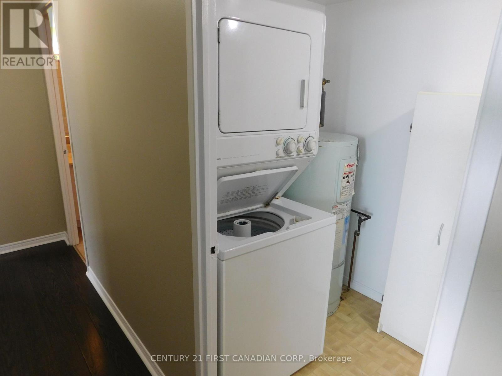 #2004 323 COLBORNE STREET - 10