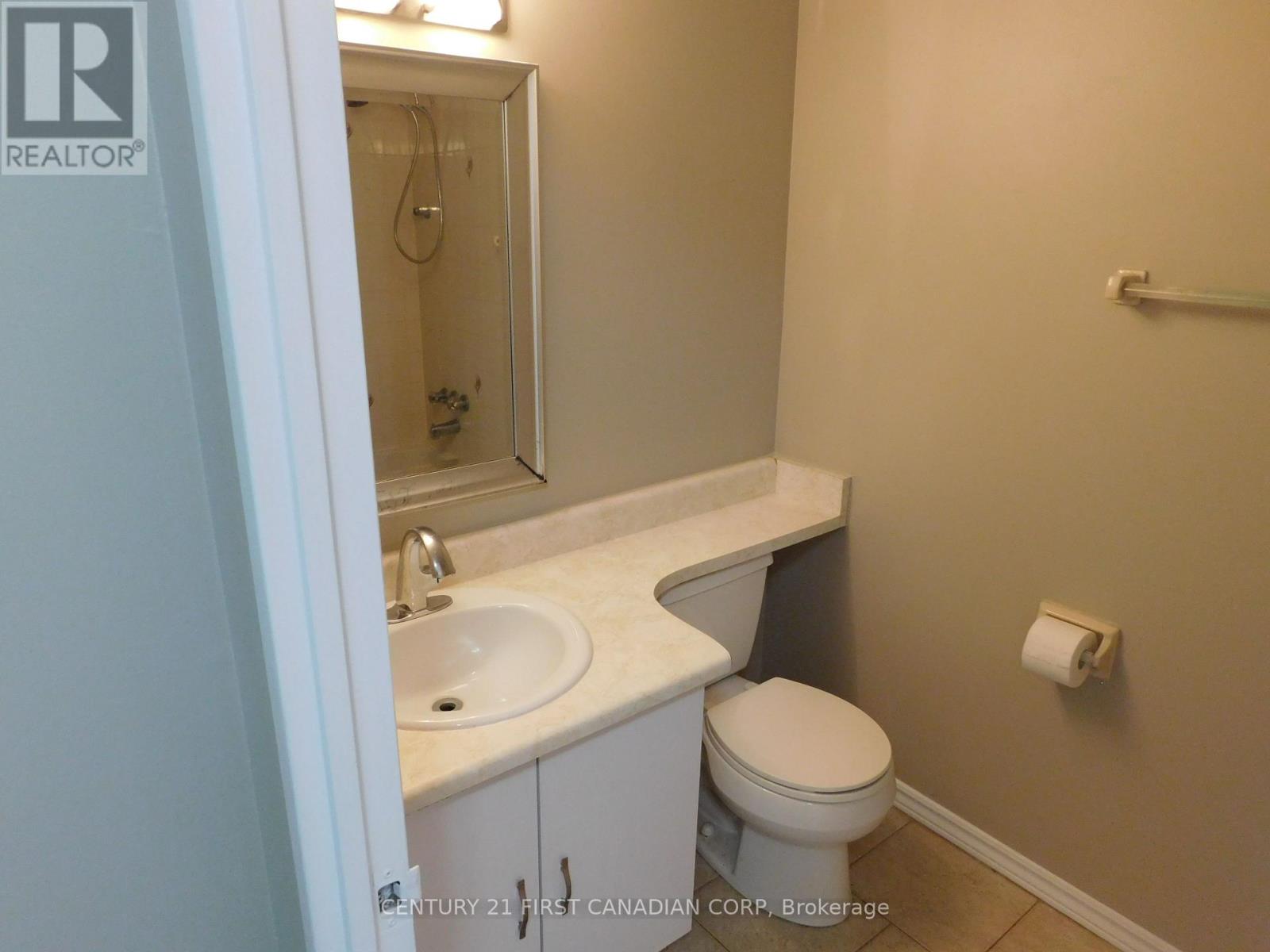 #2004 323 COLBORNE STREET - 13