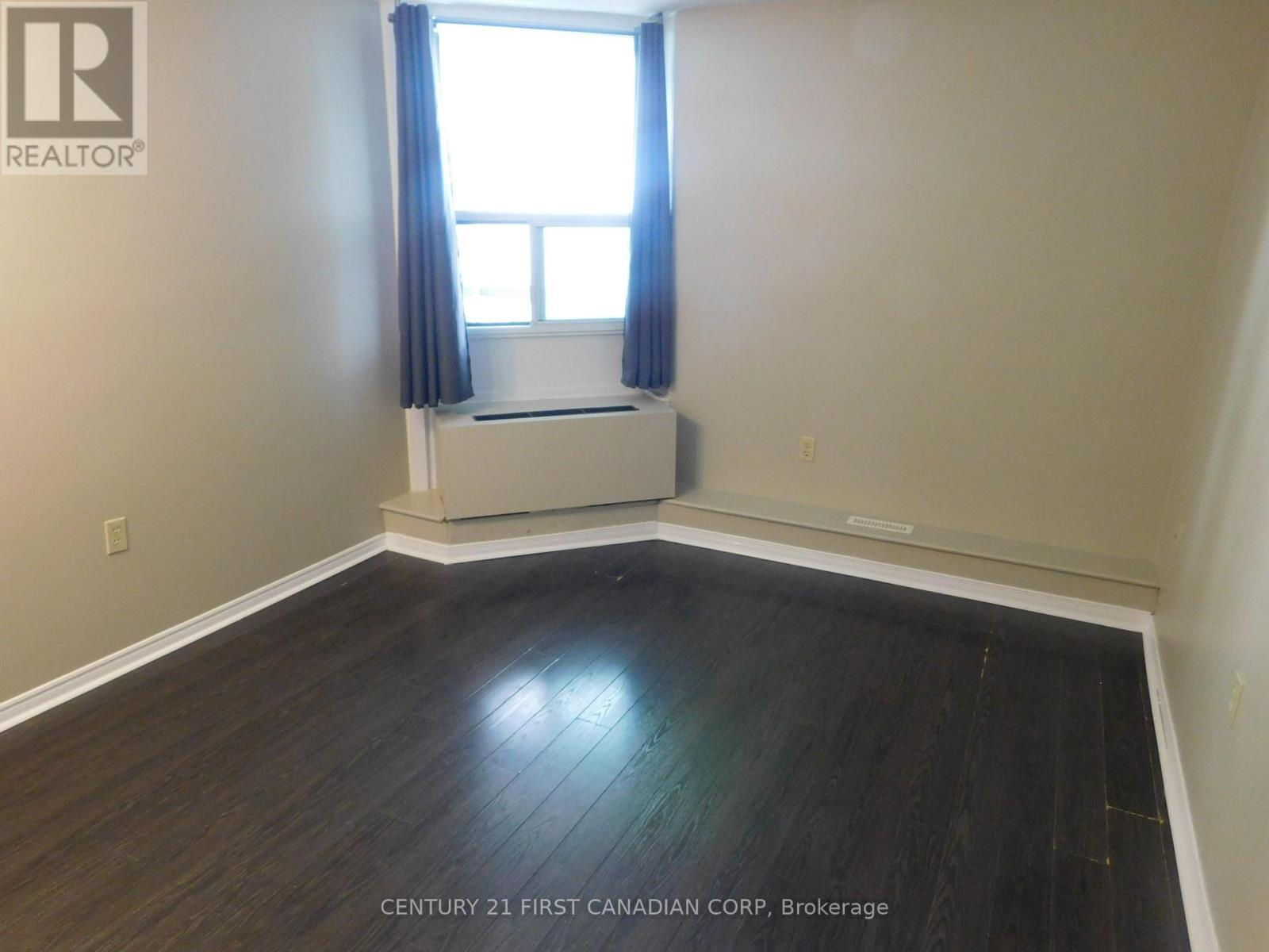#2004 323 COLBORNE STREET - 15