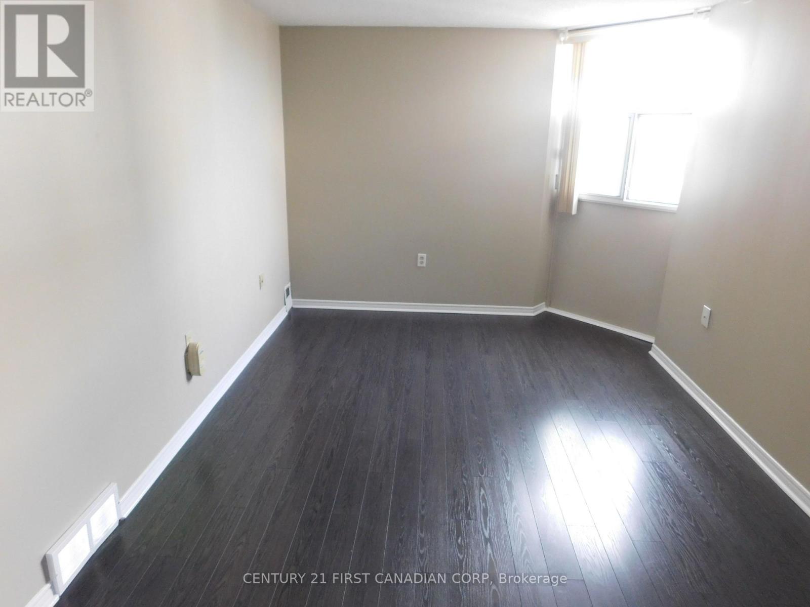 #2004 323 COLBORNE STREET - 16