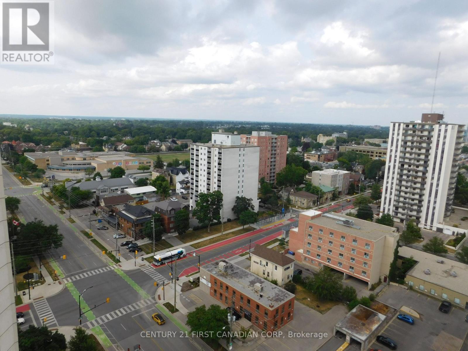 #2004 323 COLBORNE STREET - 27