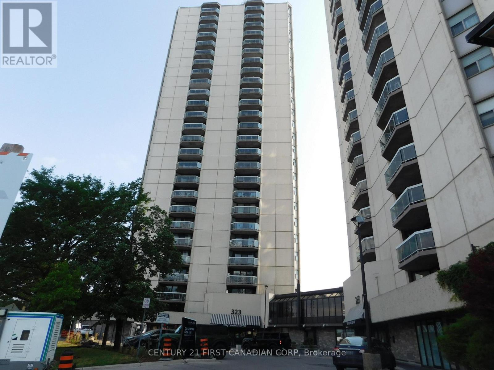 #2004 323 COLBORNE STREET - 33