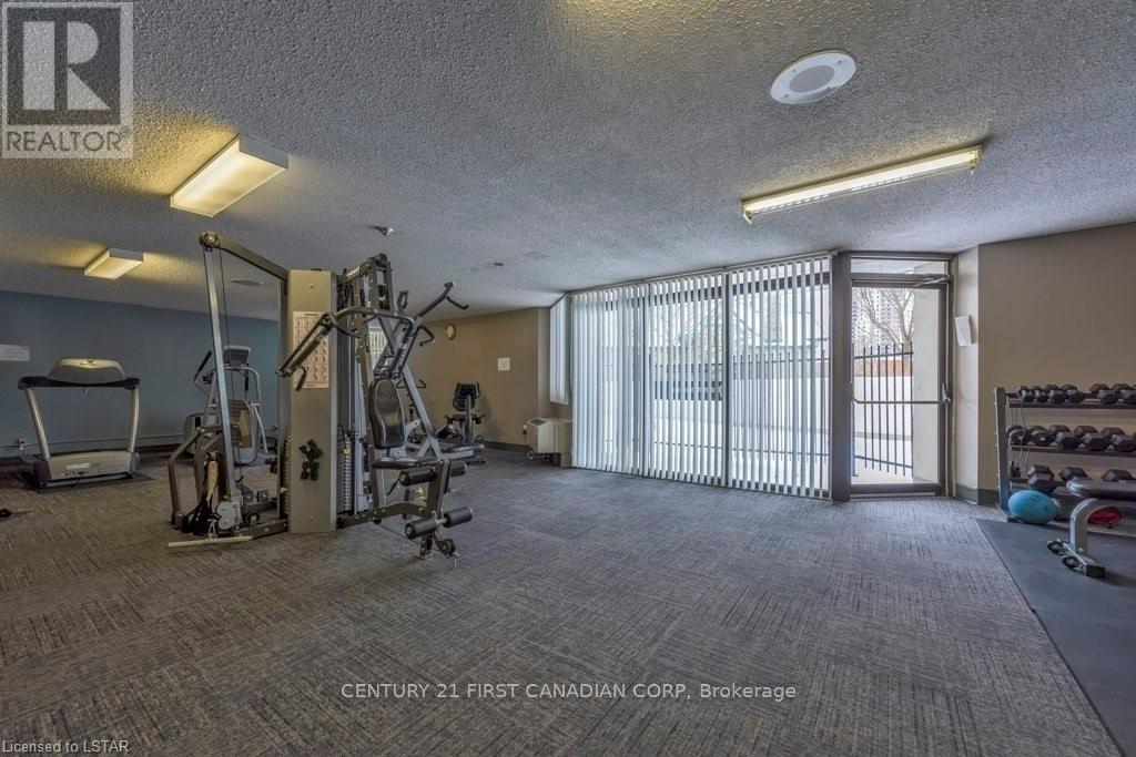 #2004 323 COLBORNE STREET - 34