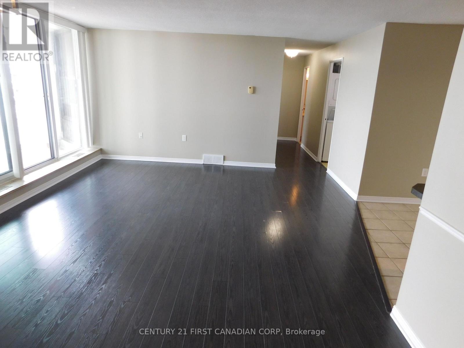 #2004 323 COLBORNE STREET - 8