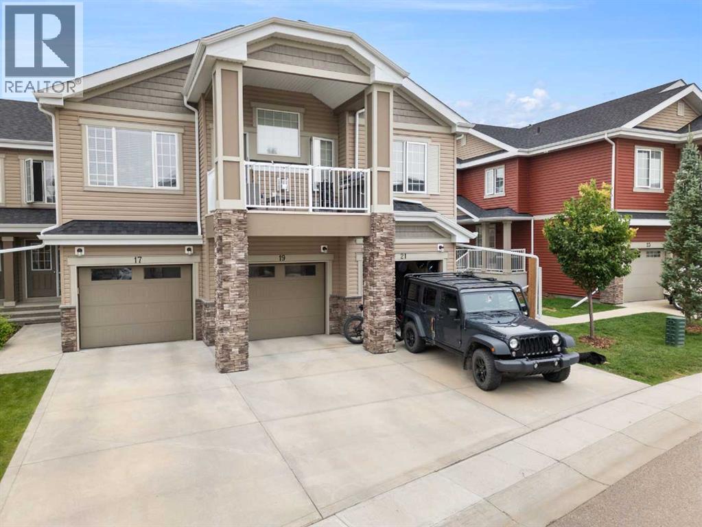 19 Golden Crescent, Red Deer