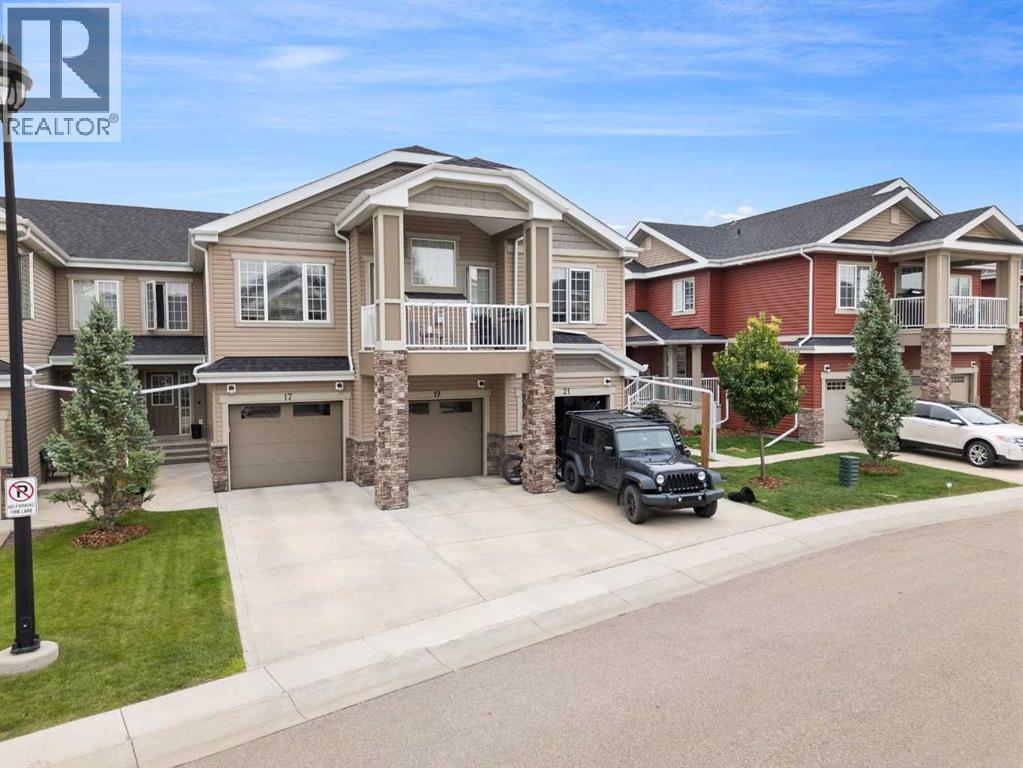 19 Golden Crescent, Red Deer