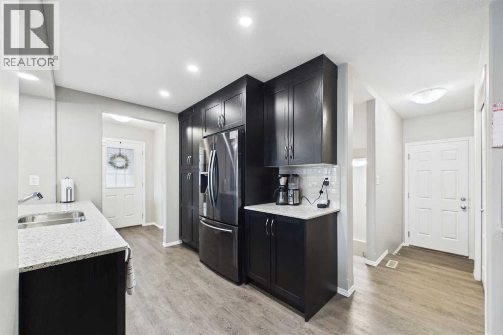 19 Golden Crescent, Red Deer