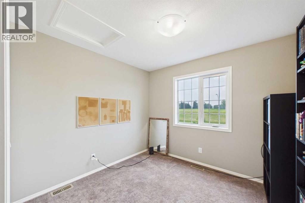 19 Golden Crescent, Red Deer