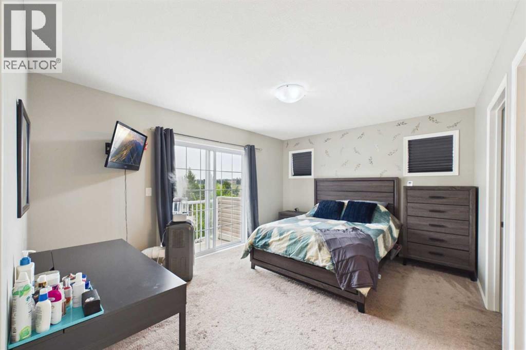 19 Golden Crescent, Red Deer