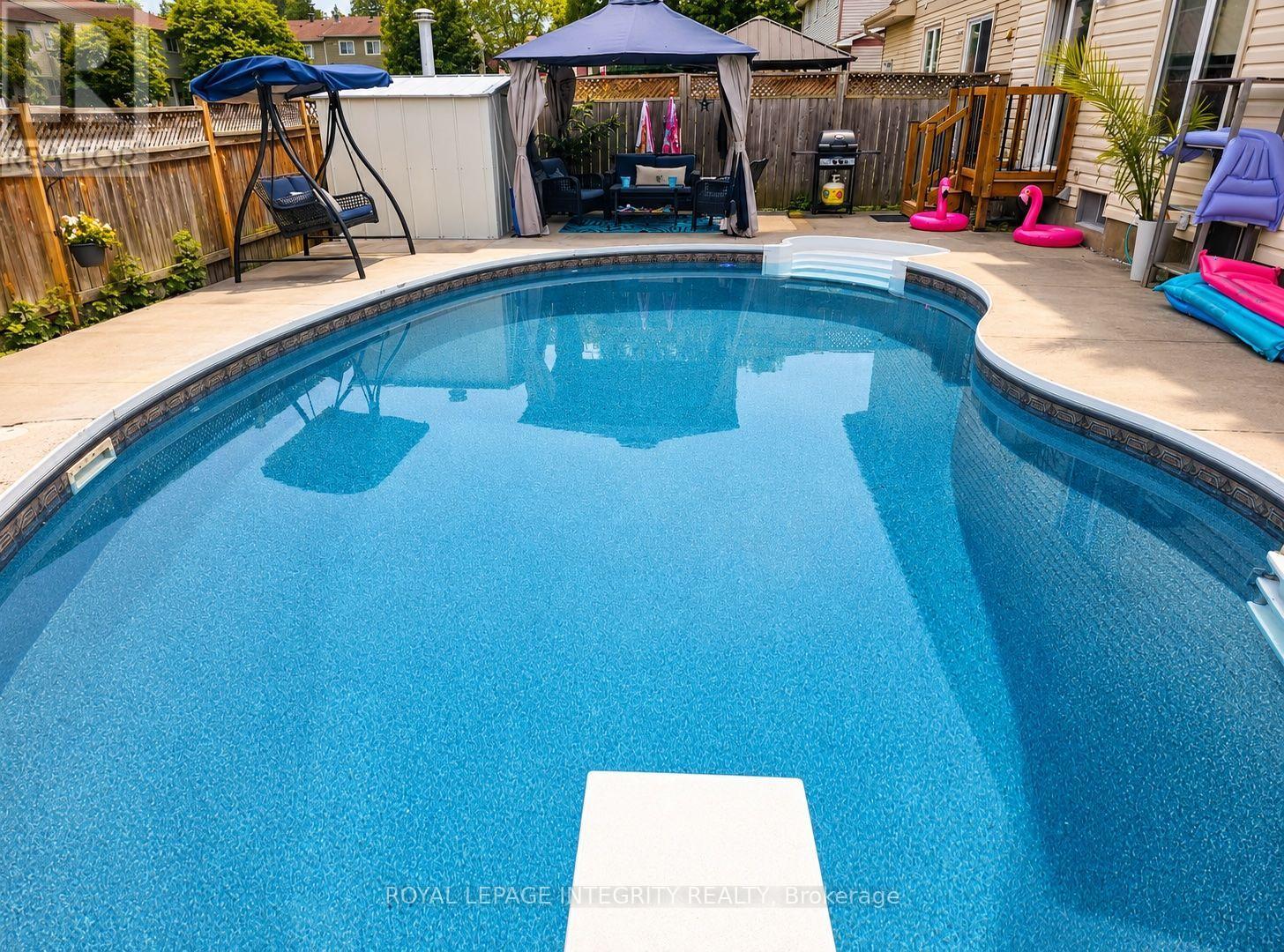 776 VINETTE CRESCENT - Image 16