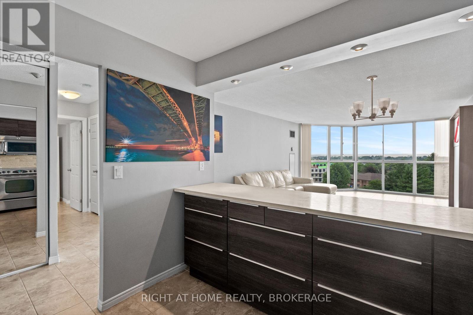 #801 162 MARTINDALE ROAD - 11