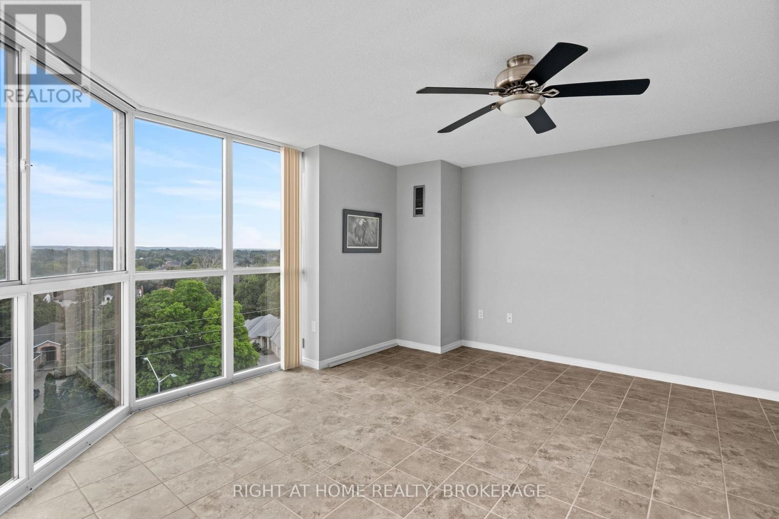 #801 162 MARTINDALE ROAD - 17