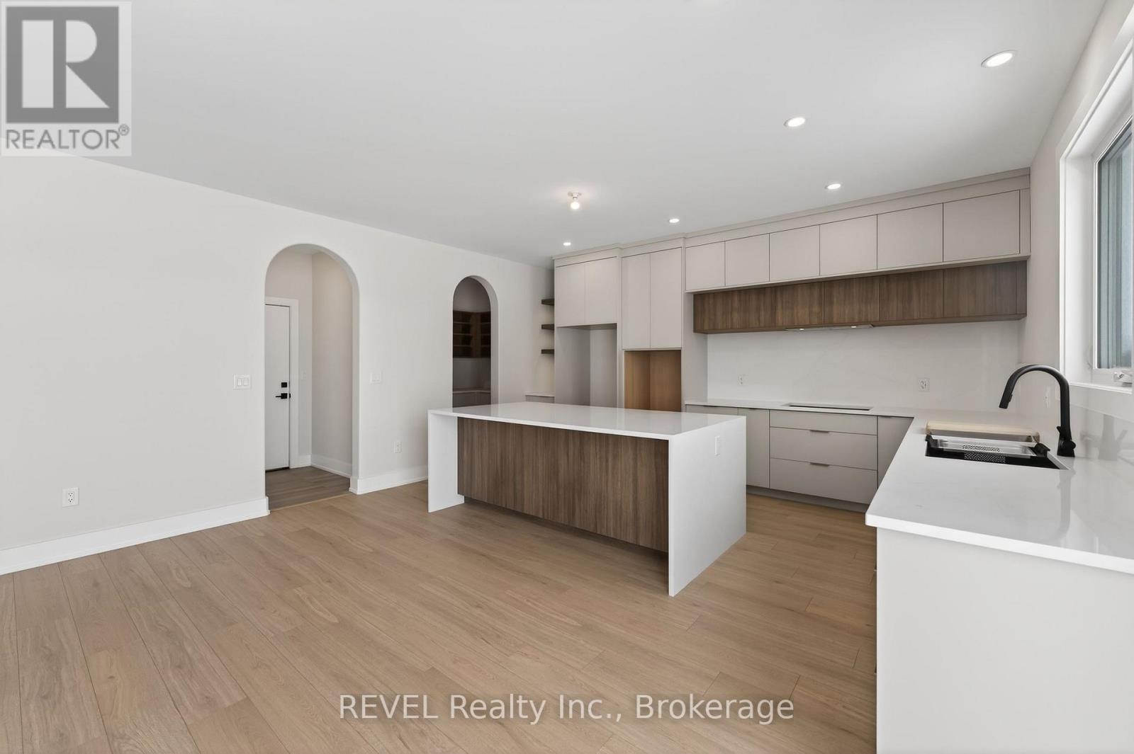 32 ANCHOR ROAD - 8