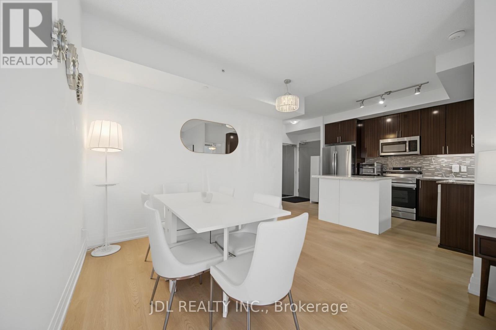 #902 7165 YONGE STREET - 17