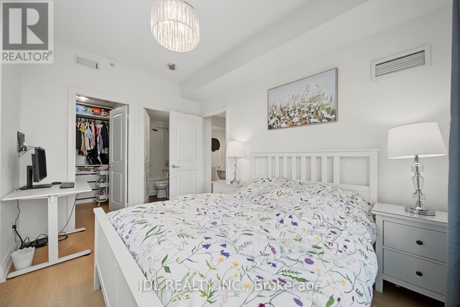 #902 7165 YONGE STREET - 24
