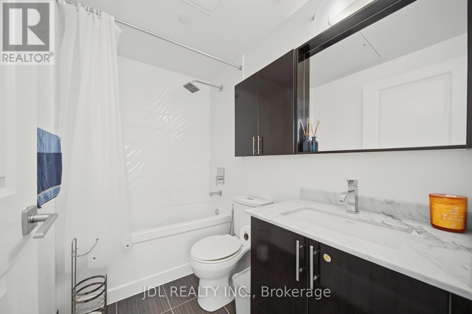 #902 7165 YONGE STREET - 25