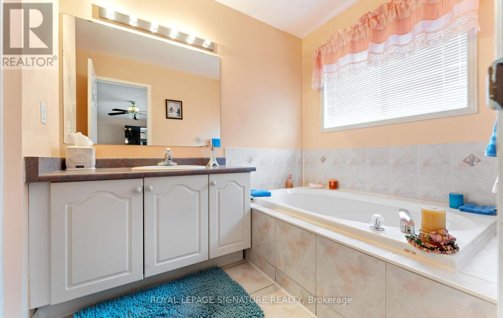3252 LABURNUM CRESCENT - 22