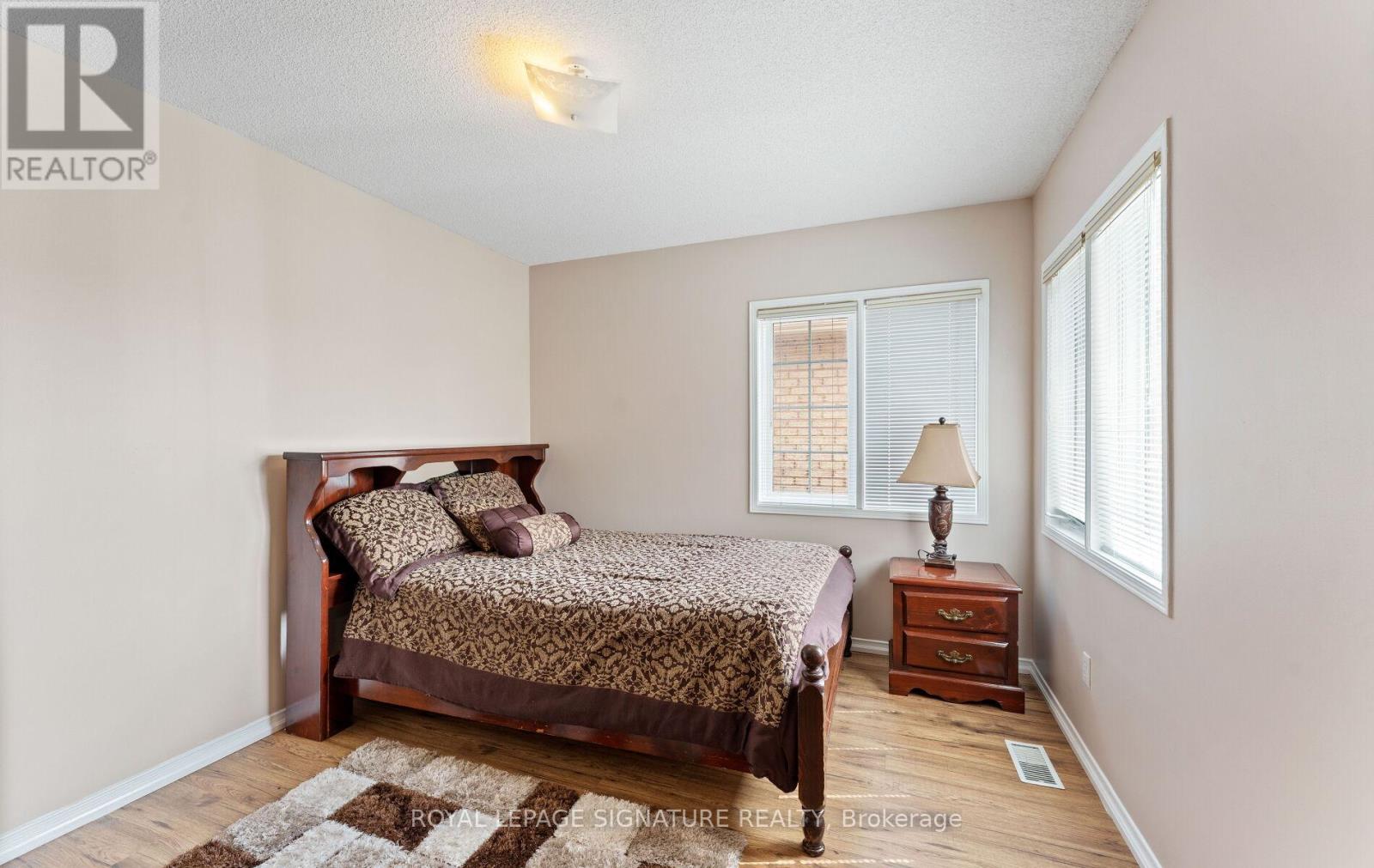 3252 LABURNUM CRESCENT - 25