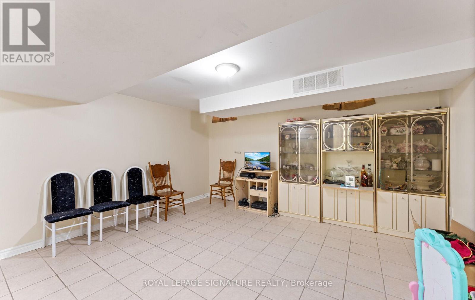 3252 LABURNUM CRESCENT - 33