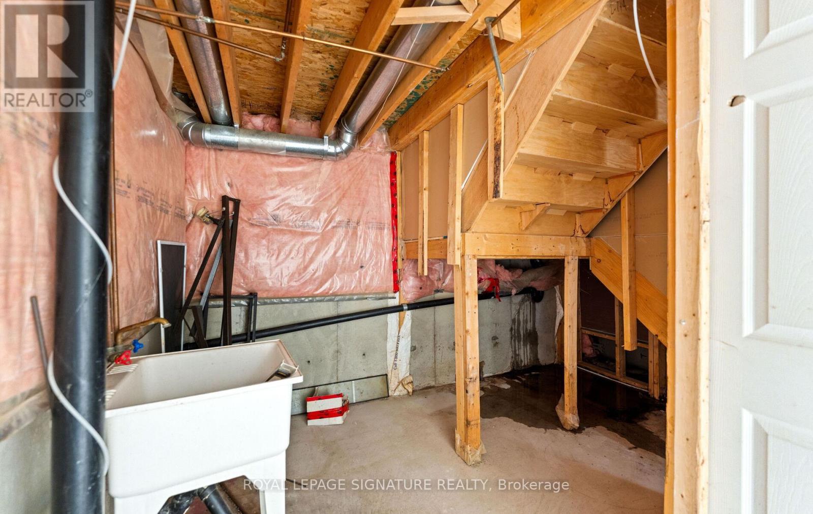 3252 LABURNUM CRESCENT - 39