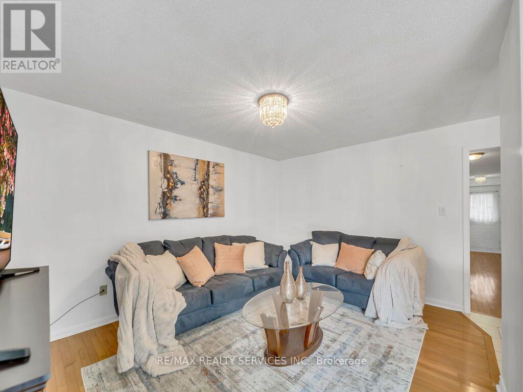 7 OLIVETT LANE - 11
