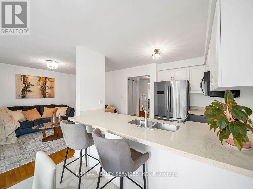7 OLIVETT LANE - 12
