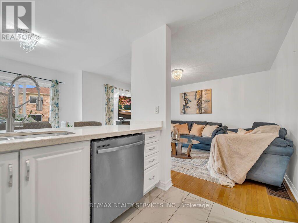 7 OLIVETT LANE - 16