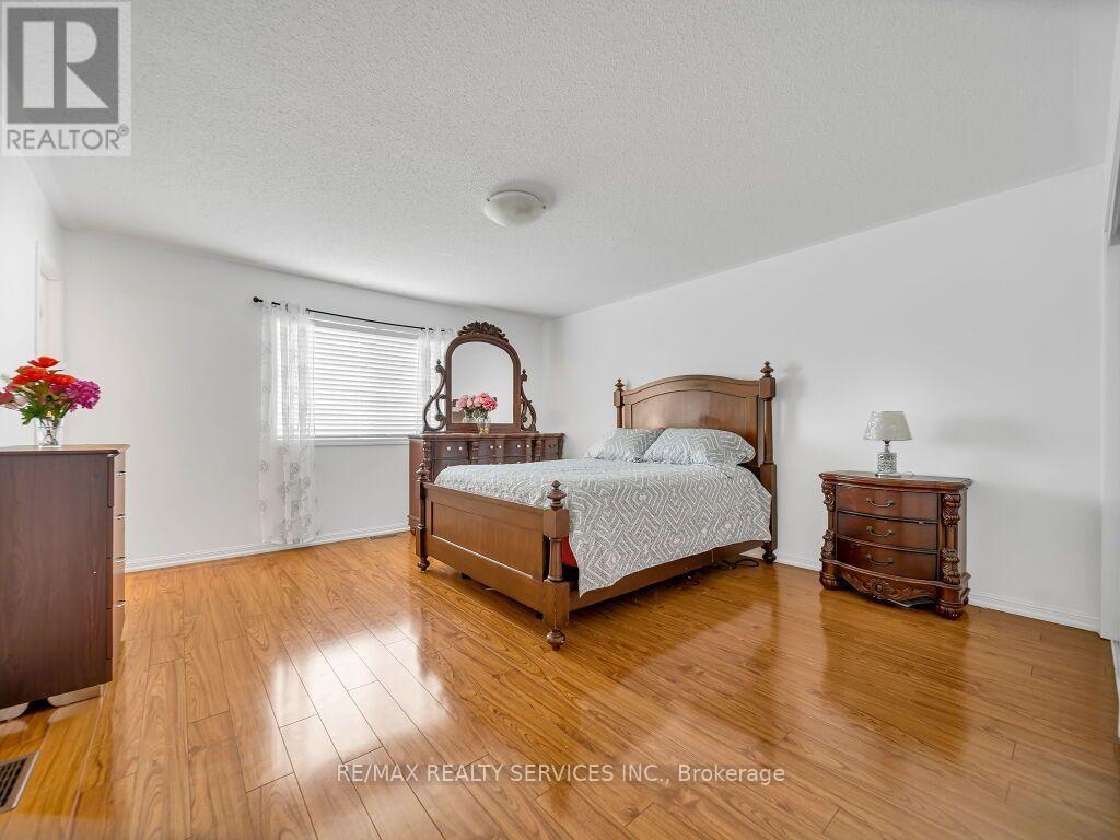 7 OLIVETT LANE - 23