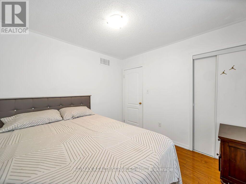 7 OLIVETT LANE - 30