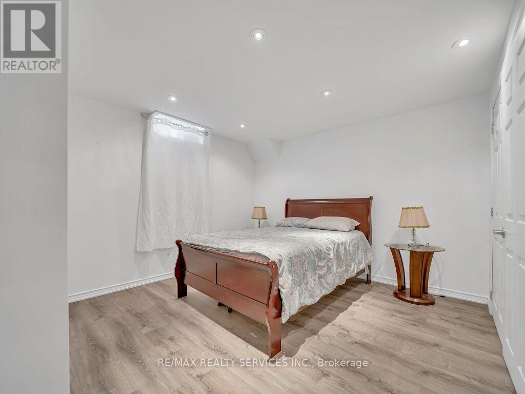 7 OLIVETT LANE - 33
